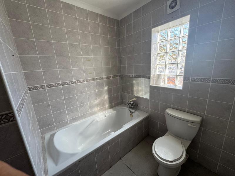 To Let 3 Bedroom Property for Rent in Mossel Bay Central Western Cape